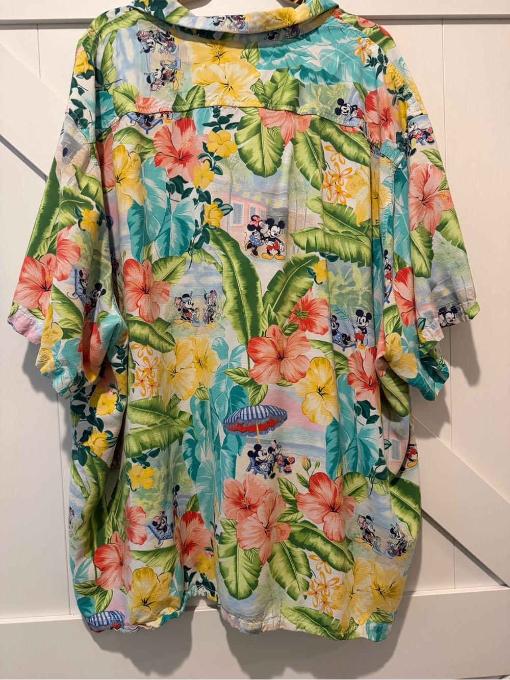 Disney Tommy Bahama Mickey Hawaiian shirt - Picture 6 of 6